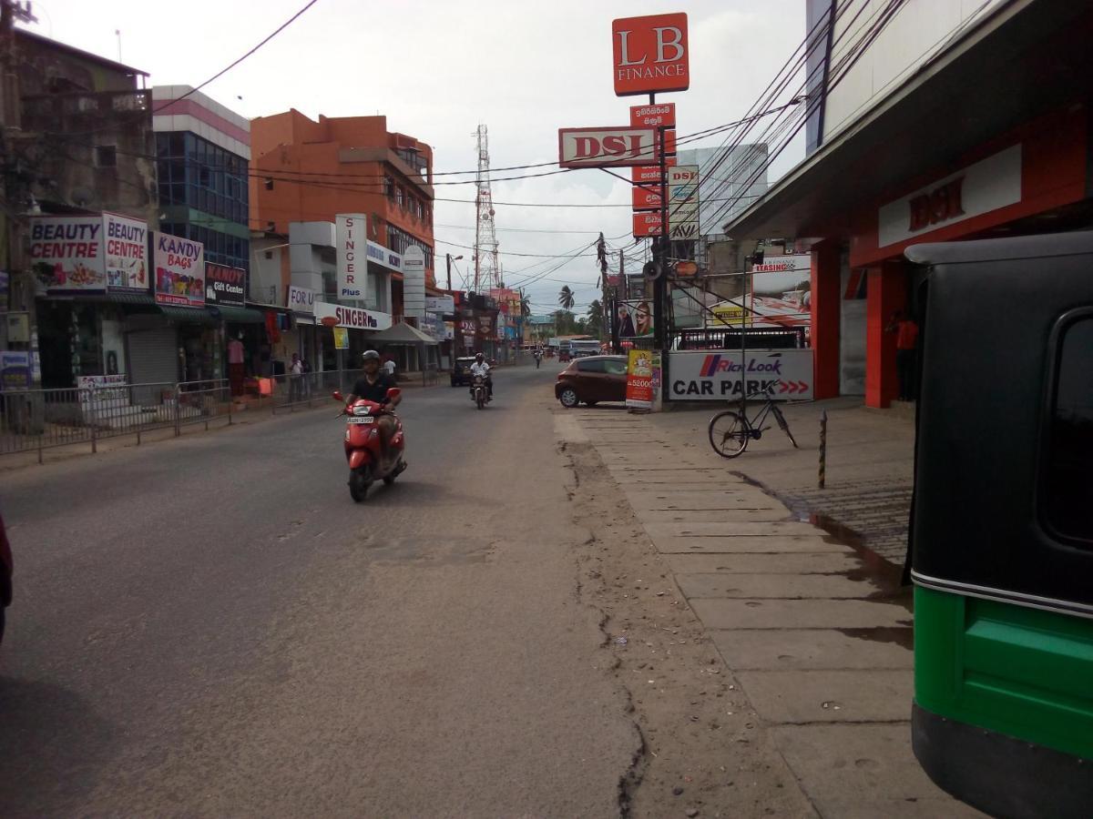 Randi Homestay In Negombo Bagian luar foto